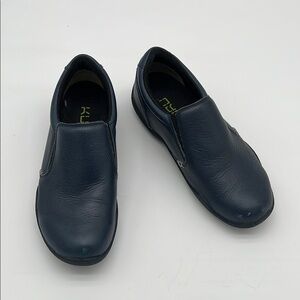 Kuru Kivi Navy Blue Leather Slip-On Shoes Women Size 10.5 BLEMISH